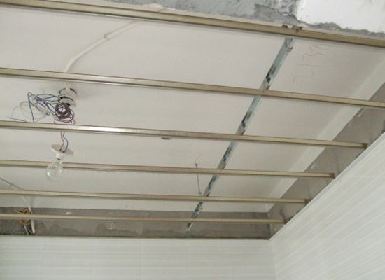 铝条板吊顶拆装方法 铝扣板吊顶材料怎么选择