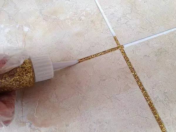 装修做美缝到底选择环氧彩砂还是美缝剂?
